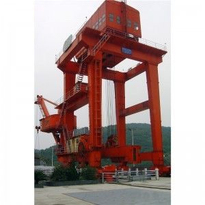 Pórtico porta de elevación grande Crane Type Gate de la capacidad con el alzamiento 630 KN de poca velocidad