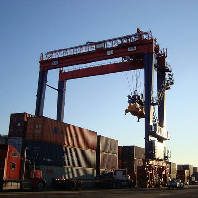 Radio de la tonelada RTG de la grúa 50 del puerto del pórtico del muelle de la carga pesada teledirigida