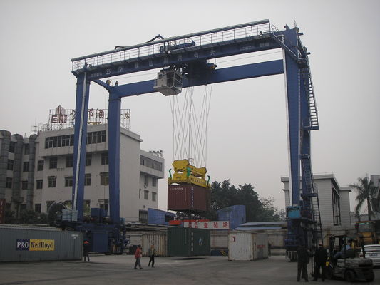 Pórtico Crane Heavy Duty del envase del haz del doble de Q235B 60 toneladas para el puerto