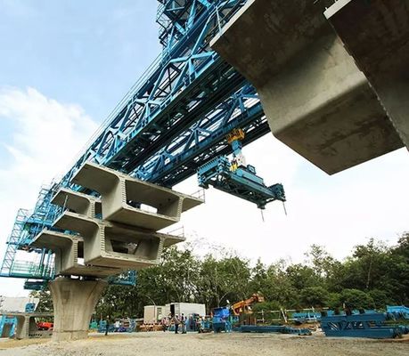 Máquina de lanzamiento de la viga del puente de la grúa 600T del lanzador del haz completo de la erección del CE