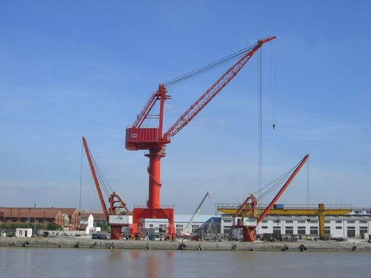 Tipo de vínculo de la grúa de pórtico del brazo del muelle de la grúa del portal del puerto 30ton del control de la cabina cuatro