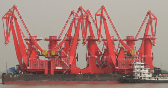 Tipo de vínculo de la grúa de pórtico del brazo del muelle de la grúa del portal del puerto 30ton del control de la cabina cuatro