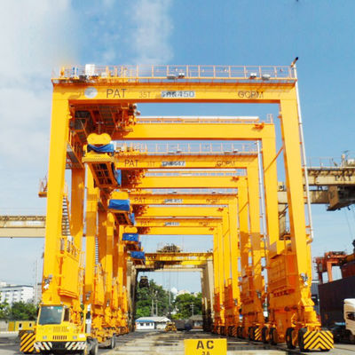 20 pórtico hidráulico Crane Straddle Carrier 6 del envase de la tonelada RTG - elevación 10m