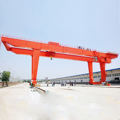 50 toneladas 18 ~ 26m de largo Doble Girder Grúa de pórtico con carrito eléctrico para la fábrica